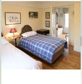 Standard Twin Room with Shared Bathroom