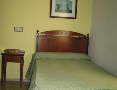 Single Room with Shared Bathroom