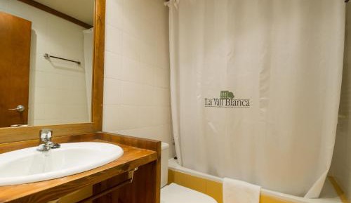 Family Apartment with Mountain View