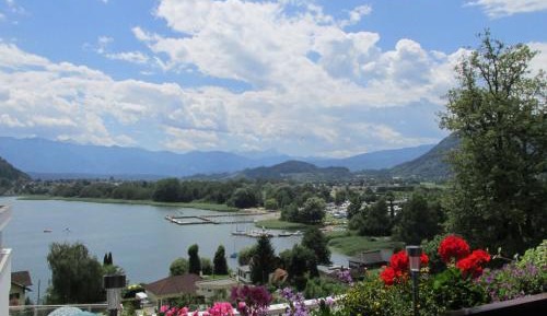 Apartment with Lake View