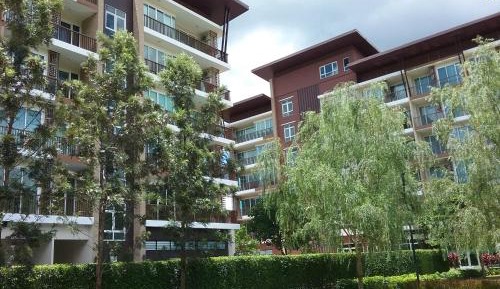Apartment with Mountain View