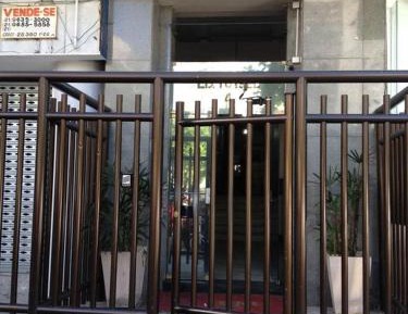 Apartment with Mountain View