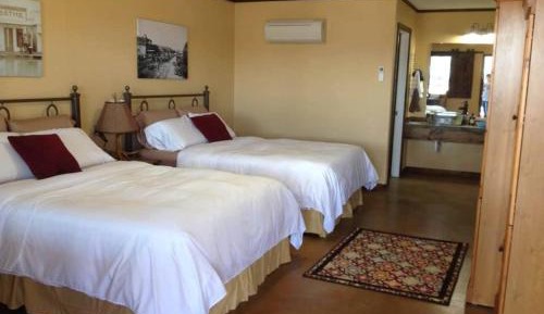 Deluxe Queen Room with Two Queen Beds