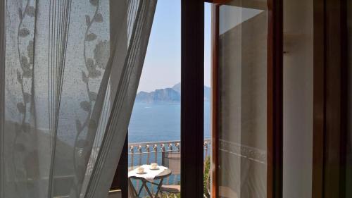 Double Room with Balcony and Sea View