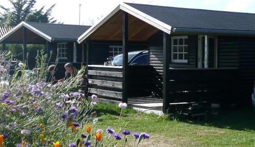 Cottage with Shared Bathroom