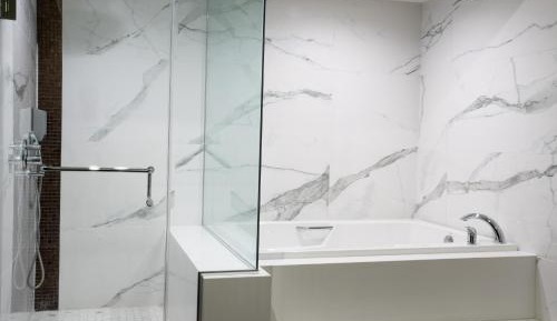 Romantic Suite, 1 King Bed, Jetted Tub