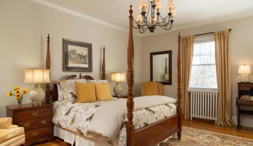 Deluxe Queen Suite - Not Pet Friendly