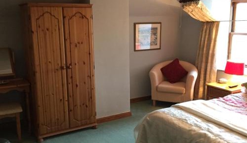 Family Room with Lake View