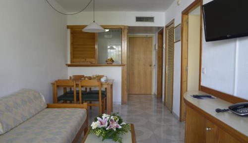 One-Bedroom Apartment (3 Adults)