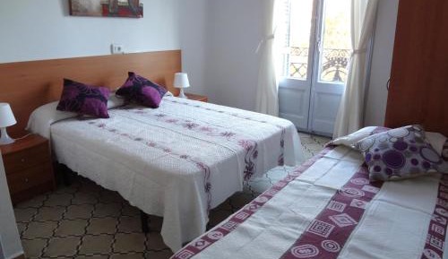 Triple Room with Private Bathroom