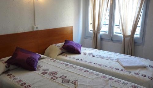 Twin Room with Private Bathroom