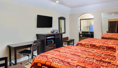 Queen Room with Two Queen Beds - Non-Smoking