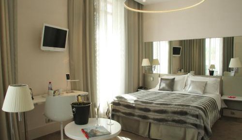 Deluxe Double or Twin Room