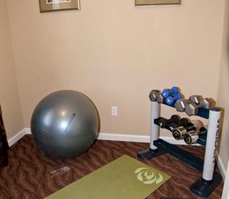 Suite with Mobility Accessible Tub - Non-Smoking