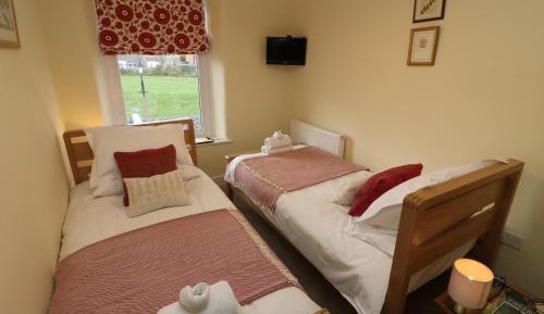 Twin Room with Private Bathroom