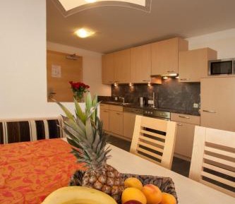 Apartment with Garden View