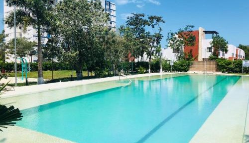 Apartment with Pool View 
