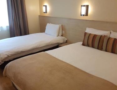 Family Room (2 Adults + 1 Child)