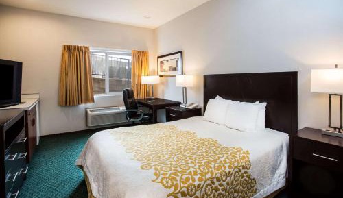 Queen Room - Disability Access/Non-Smoking