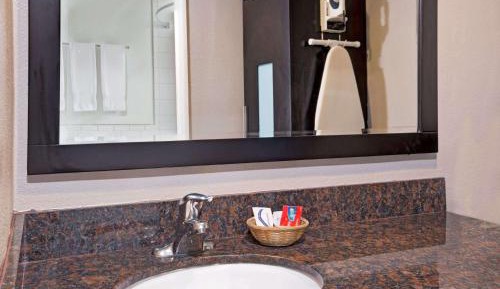 King Room - Non-Smoking