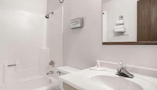 Queen Room - Non-Smoking