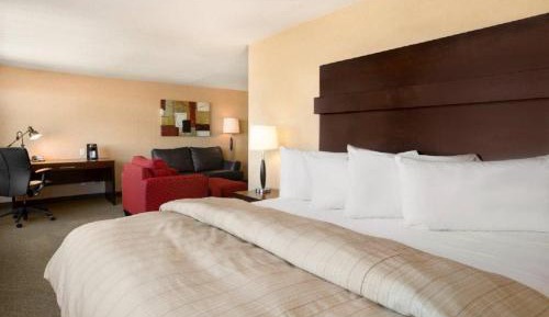 Deluxe Queen Room with Two Queen Beds