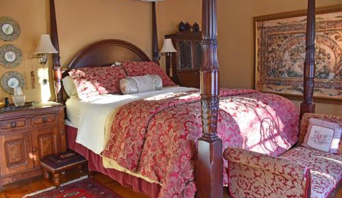 Deluxe Queen Room