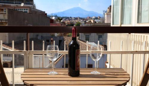 Apartment with Mountain View