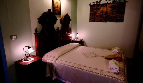 Deluxe Double Room (2 Adults + 1 Child)