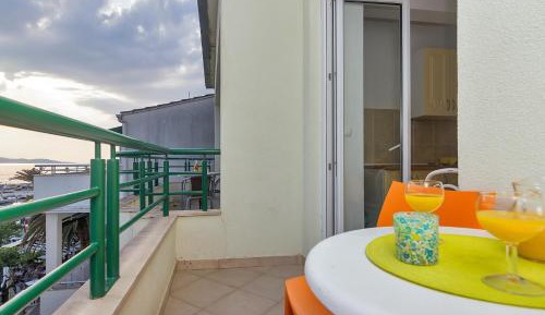 Studio Apartment with Sea View