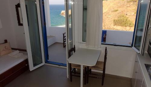 One Bedroom Apartment with Single Beds
