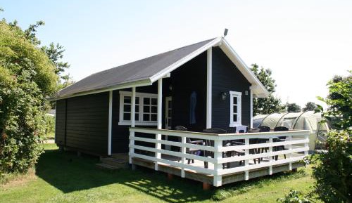Two-Bedroom Cottage with  a Loft and with Private Bathroom  (6 Adults)