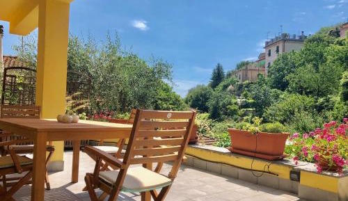 One-Bedroom Apartment (3 Adults) with Patio