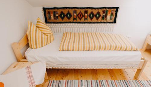 Standard Twin Room with Mountain View