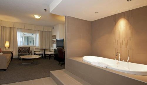 Coast Honeymoon Suite