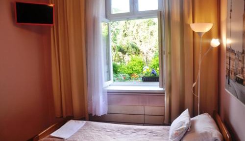 Apartment with Garden View