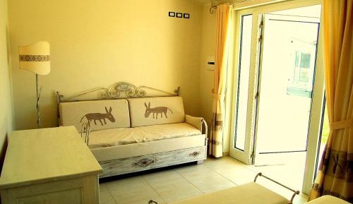 Family Room (2 Adults + 2 Children)