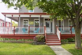 Freehold House | THE BE JOLLY BED & PUB a UNIQUE COMBINATION