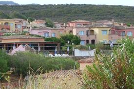 Canneddi Apartment | Nice Cottage Apartment , Only 5 min Walk To Beach