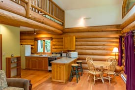 Pemberton Cabin | Lakefront Private Log Cabin - The Hummingbird