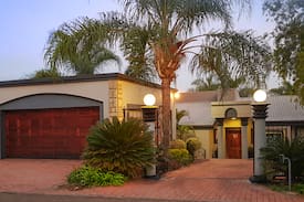 Kosmos House | Hartbeespoort dam self catering house with a view