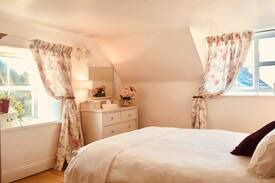 Caherdaniel Cabin | Old World Cosy Cottage, Ring of Kerry, Waterville