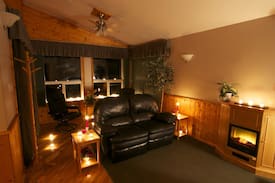 Brokenhead Cabin | Getaways Romantic Resort