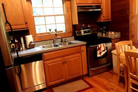Floyd Cabin | Piney Fork - Log cabin close to the Town of Floyd