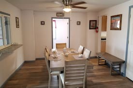Veedersburg House | Florey Hilltop Bed and Breakfast