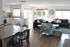 Moama House | Glencoe Getaway - relax and enjoy your stay