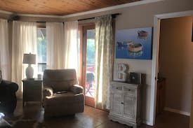 Natchitoches Cabin | Bird's Nest on the Cane- In town, private, on lake