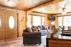 Marble Bed & Breakfast | Inn at Raspberry Ridge - Entire Lodge