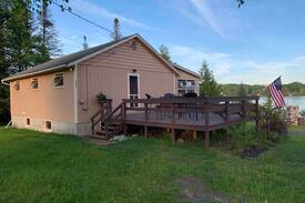Cabot Cabin | Beautiful Vermont cottage on Joes Pond-Lake Front!