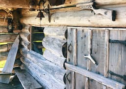 Tudenham Cabin | Authentic Log Cabin